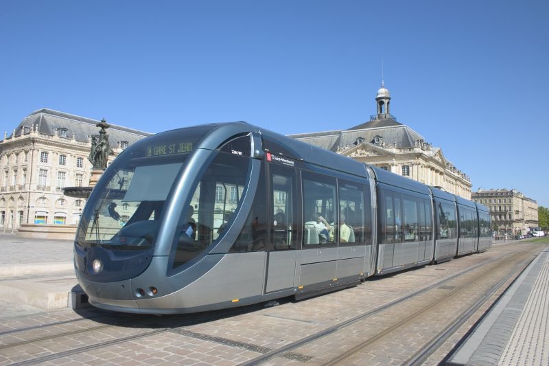Transdev cède sa filiale Veolia transport d’Europe centrale à l’Allemand DB Mobility