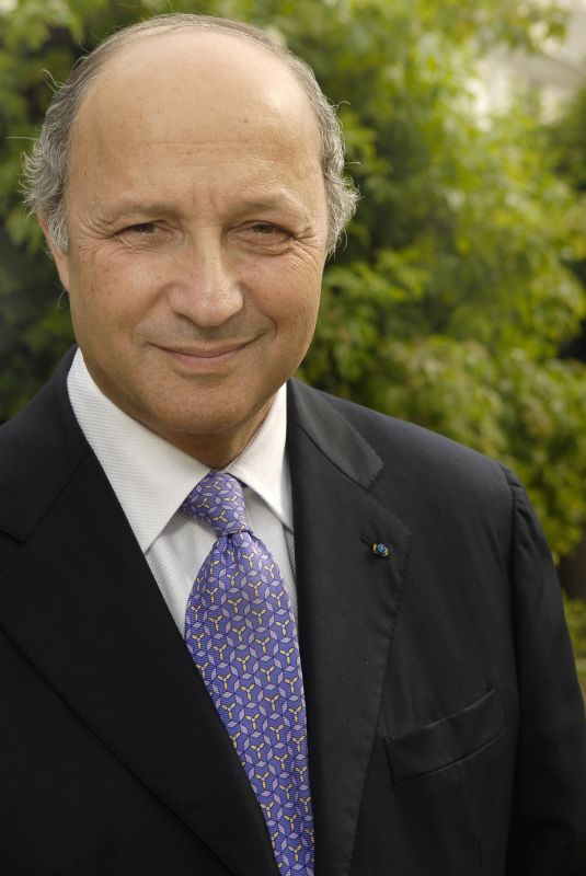 Angola : Laurent Fabius veut relancer les entreprises françaises