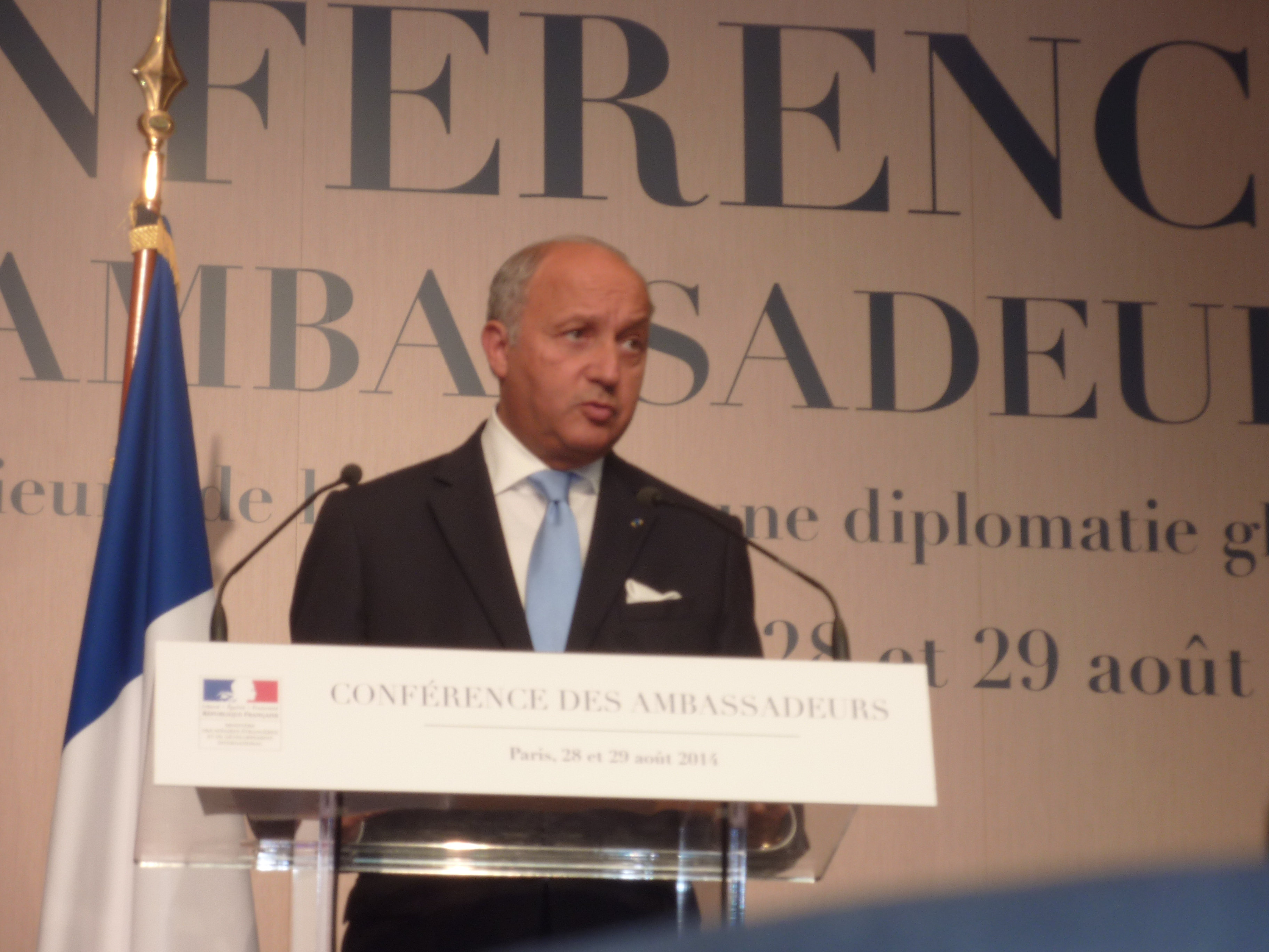 Diplomatie globale : les cinq commandements de Laurent Fabius aux ambassadeurs