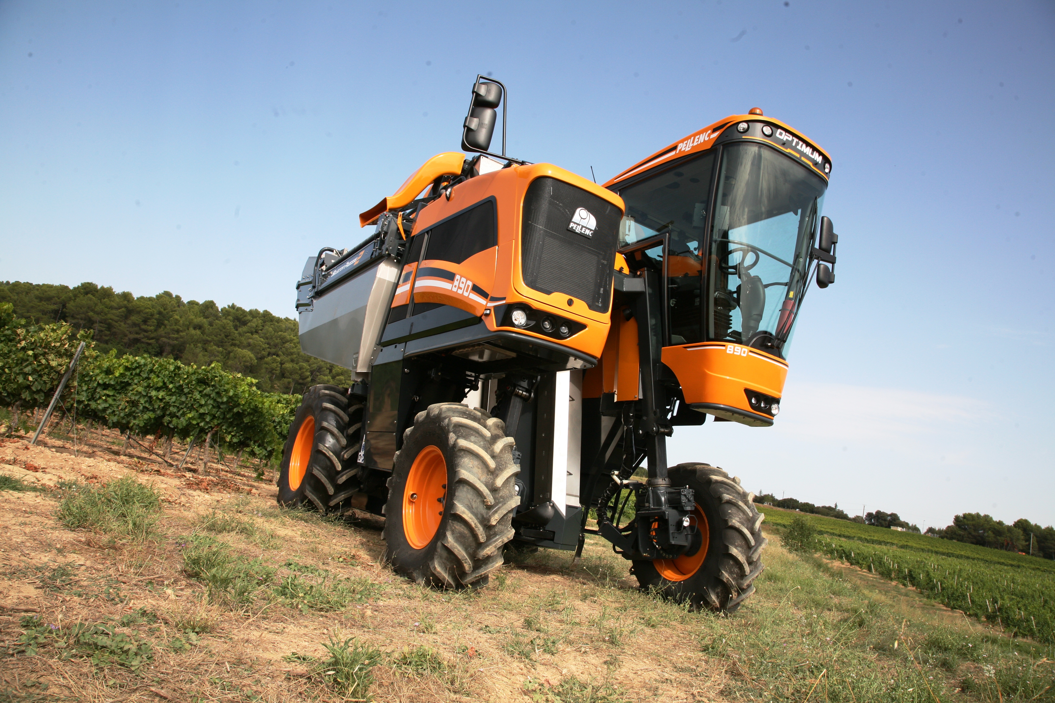 Agroéquipements : Pellenc exporte ses machines à vendanger aux États-Unis