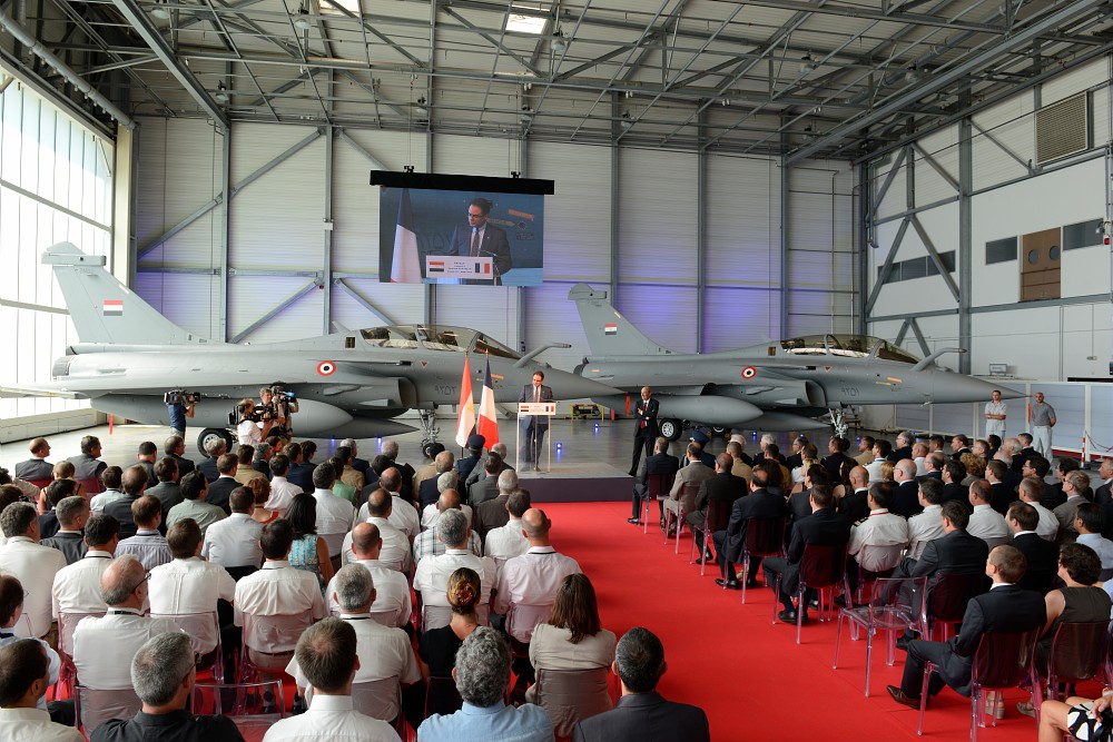 Dassault Aviation livre ses premiers Rafale à la République Arabe dÉgypte. Istres, le 20 juillet 2015. Discours de Son Excellence, M. Ehab Badawy, ambassadeur dÉgypte en France, en présence d'Eric Trappier, Président-directeur général de Dassault Aviation. / Dassault Aviation delivers first Rafales to the Arab Republic of Egypt. Istres, France, 20 July 2015. Speech by His Excellency Mr. Ehab, Badawy, Egyptian Ambassador to France, in presence of Eric Trappier, Chairman and Chief Executive Officer of Dassault Aviation.