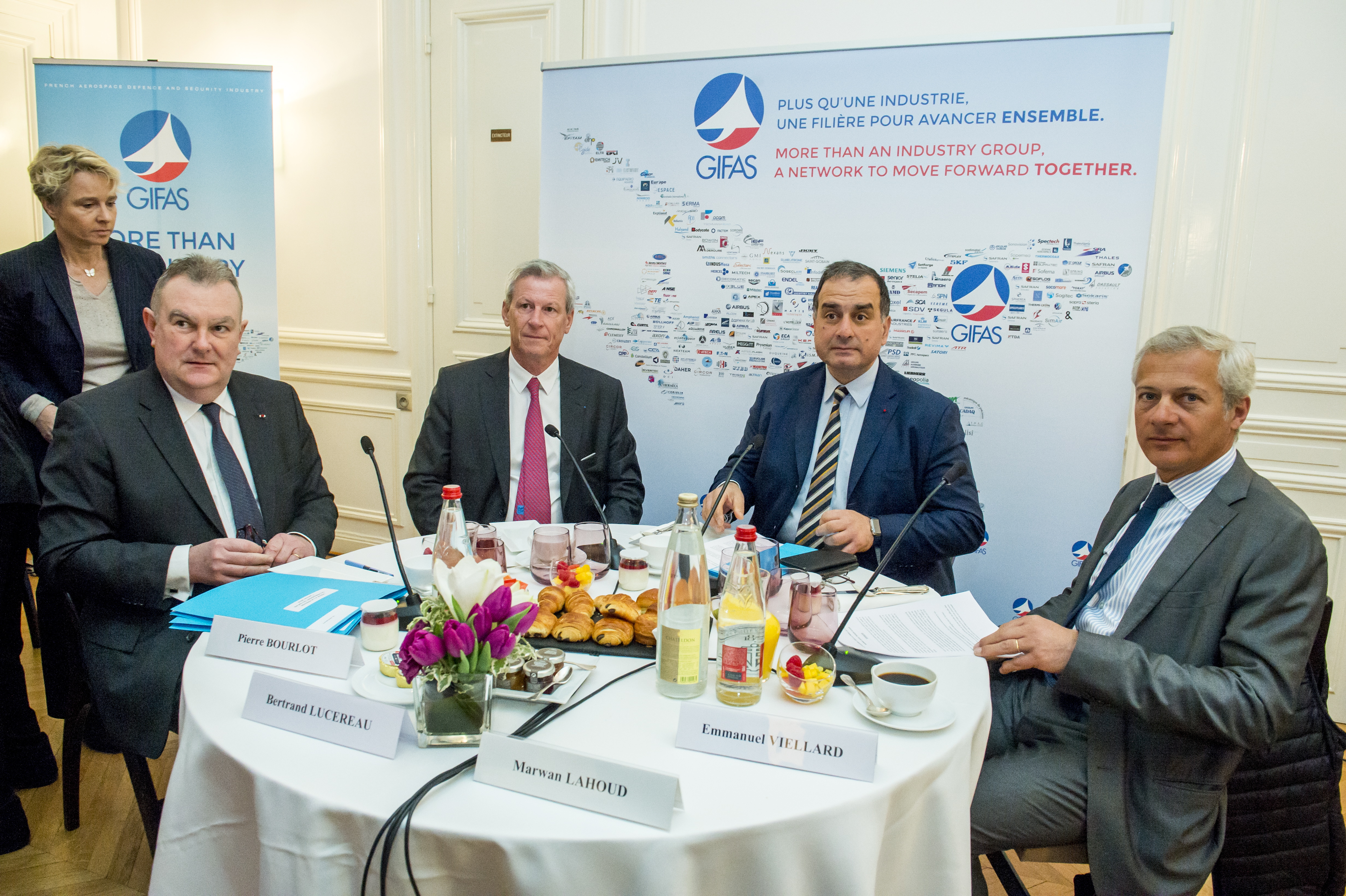 Aéronautique / Spatial : les opportunités export et le soutien aux PME, priorités 2016 du Gifas