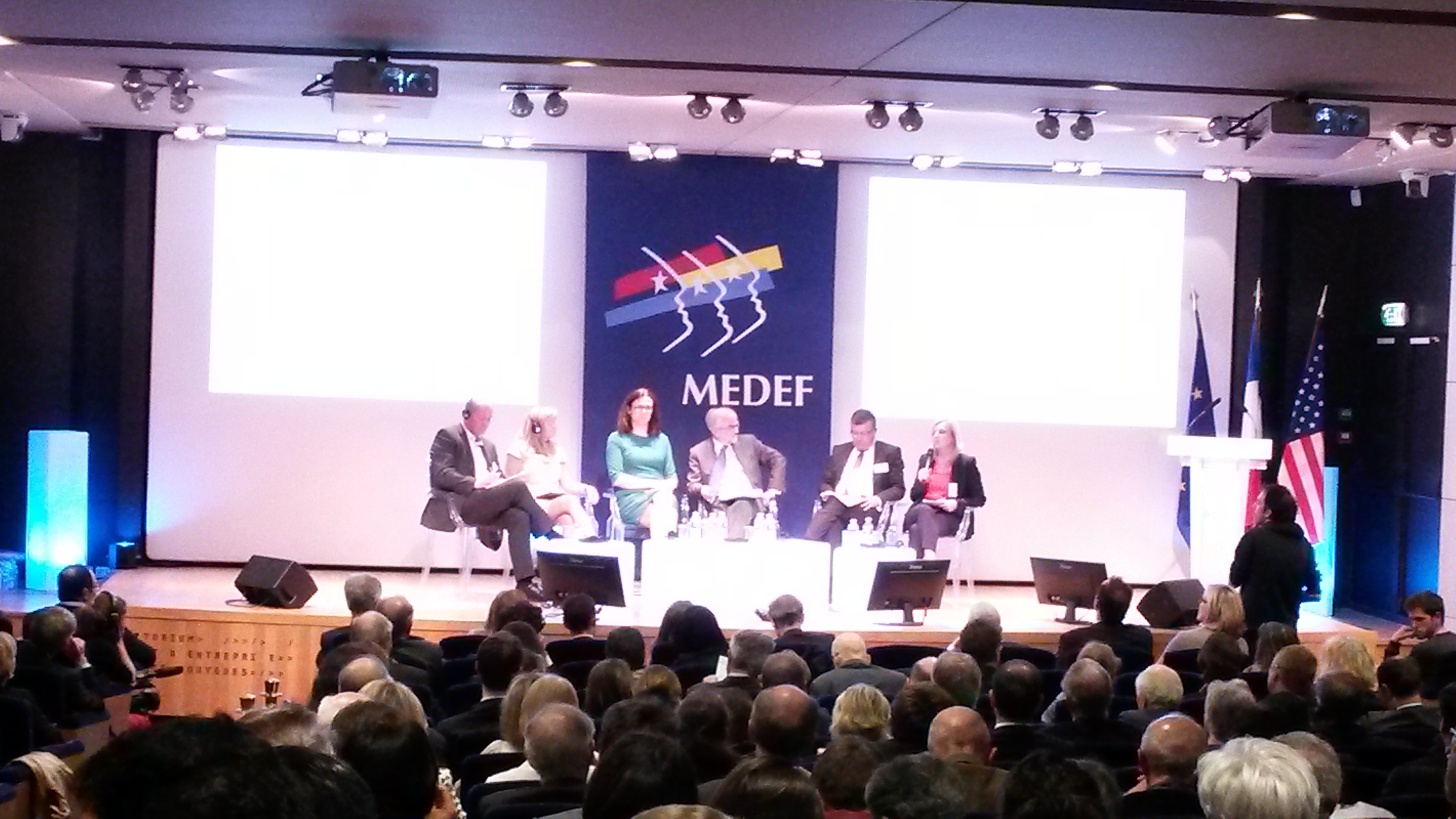 TTIP / Libre-échange : du patronat au gouvernement, le consensus français contre un “accord au rabais”