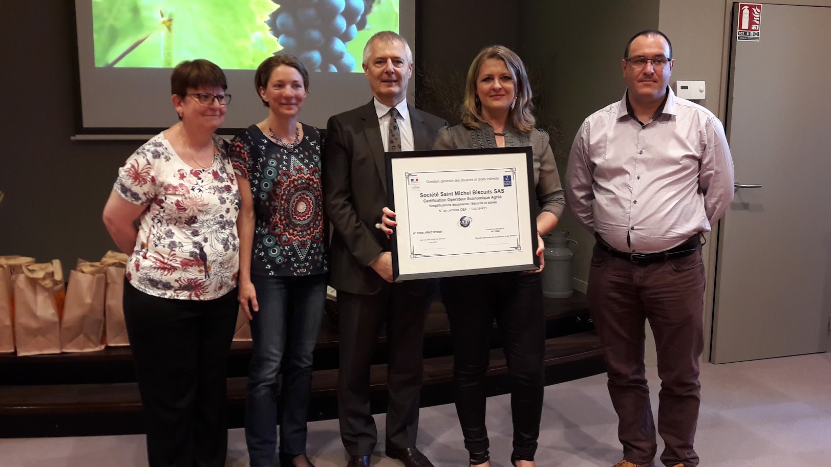 Douane / Export : la biscuiterie Saint Michel reçoit le label « OEA Complet »