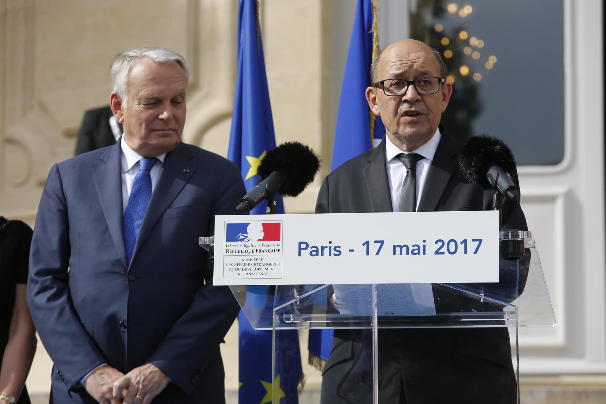 Gouvernement / Commerce extérieur : J.-Y. Le Drian, véritable patron, en attendant l’après-législatives