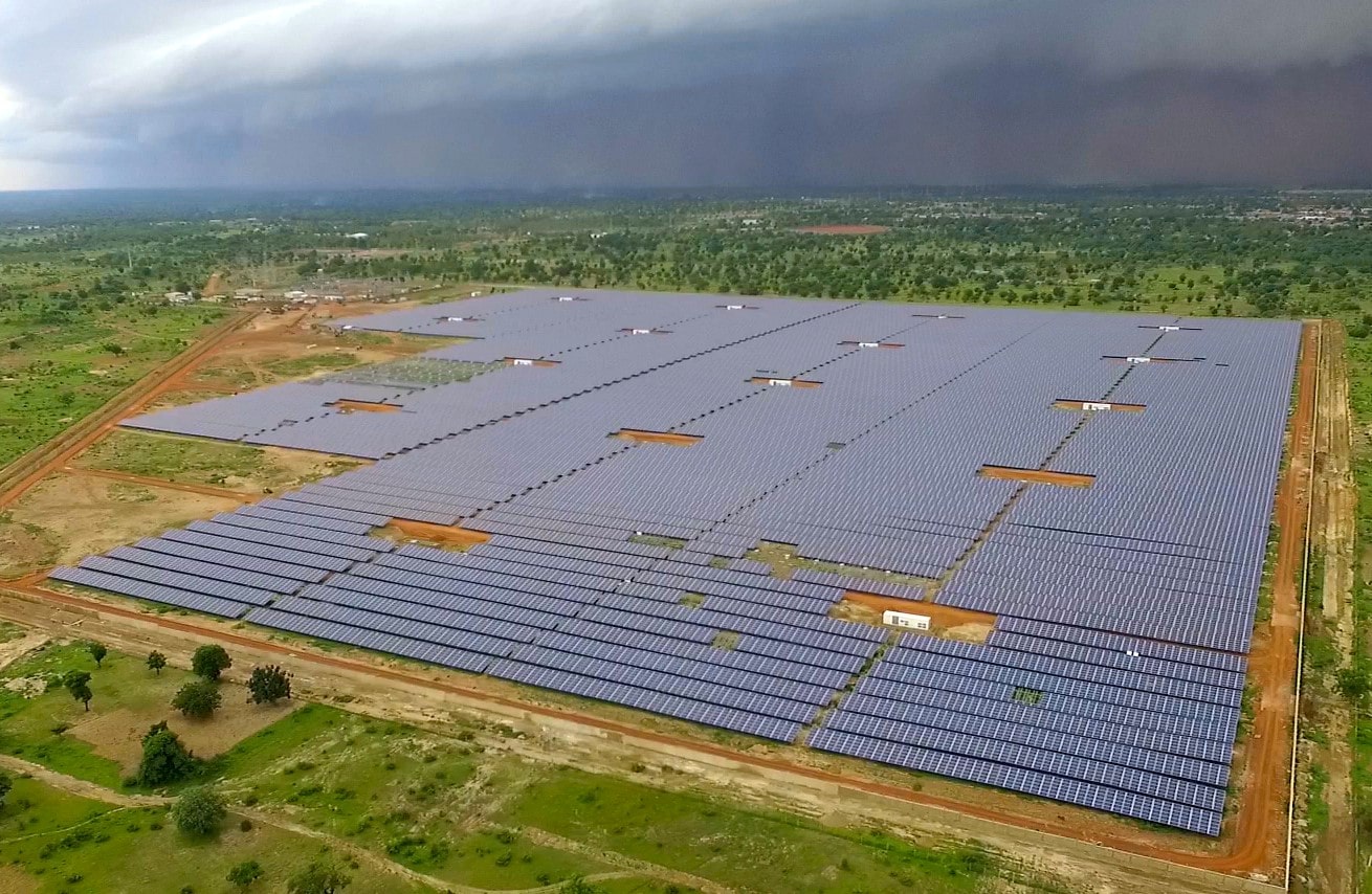 France / Afrique : E. Macron et R. Kaboré inaugurent la plus grande centrale solaire ouest-africaine