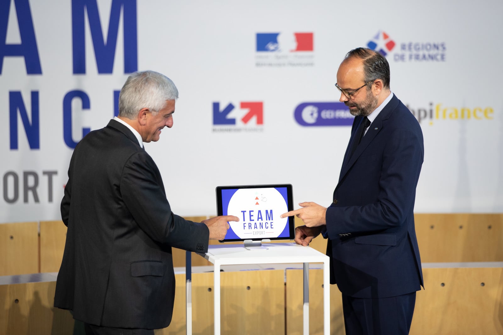 Commerce extérieur : E. Philippe maintient la pression sur la Team France Export