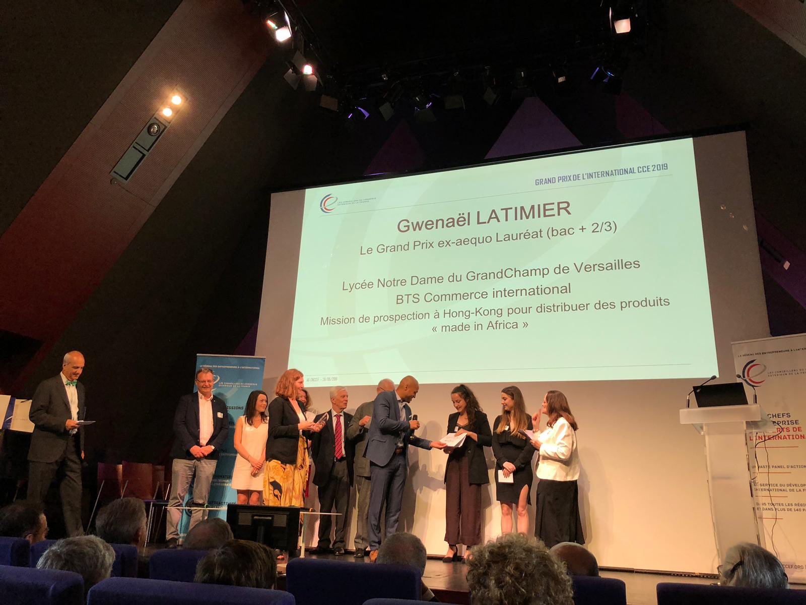 Formation / Trophées : les CCE remettent leur prix de l’international à 5 étudiants