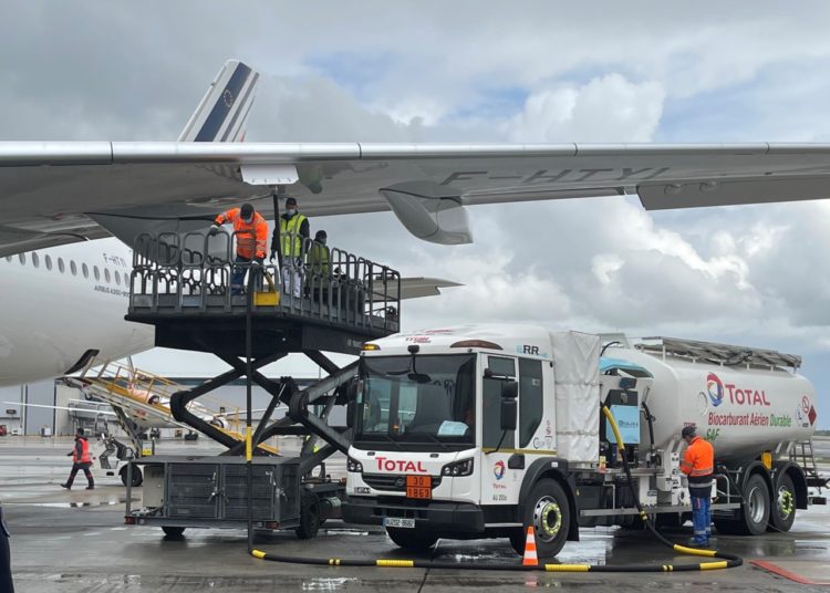 Transport aérien : premier vol Paris-Montréal presque « bio »