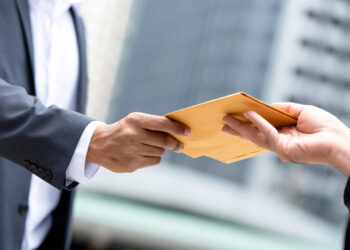 Indice global de corruption : en léger recul, l’Europe reste la région la mieux notée