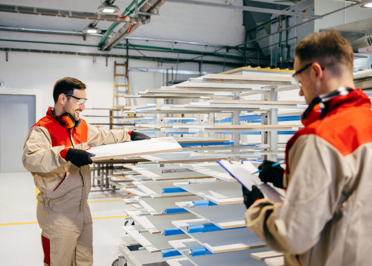 Commerce extérieur : légère hausse des échanges et stabilisation du déficit