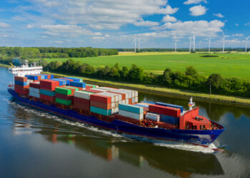 Transport maritime : la décarbonation va entraîner une hausse des coûts de la logistique internationale