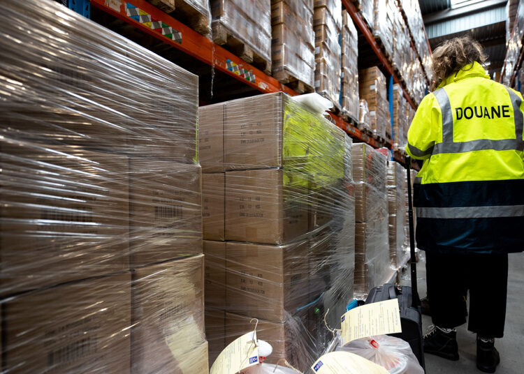 E-Commerce : la France sonne le branle-bas de combat face au risque d’afflux des petits colis de Chine