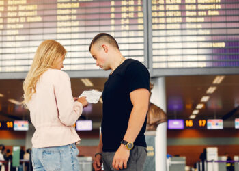 Moyen-Orient : plus de 32 000 vols annulés depuis le début du conflit, impactant passagers et fret