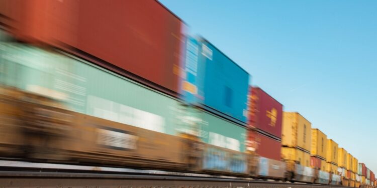 Fret ferroviaire : le défi de la fiabilité pour accélérer le passage de la route au rail
