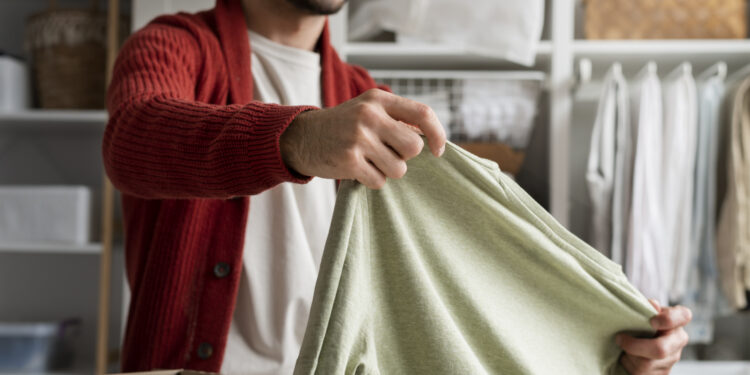 Ultra-fast fashion : la France met en place un malus pouvant atteindre 19,50 euros par article